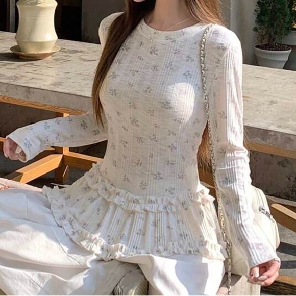 Cream Peplum Blouse with Long Sleeves - Picture 4 of 10